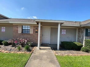 Building Photo - 6833 Camden Ln
