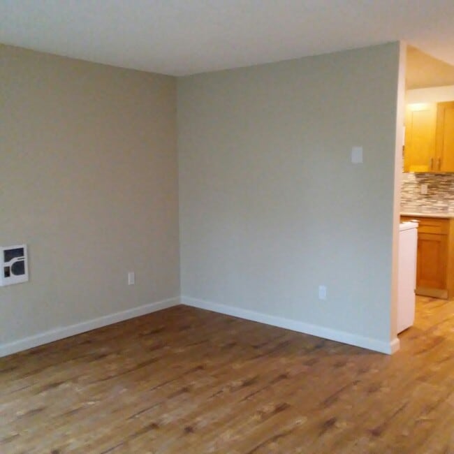 Building Photo - Cedarcrest Apart - 3