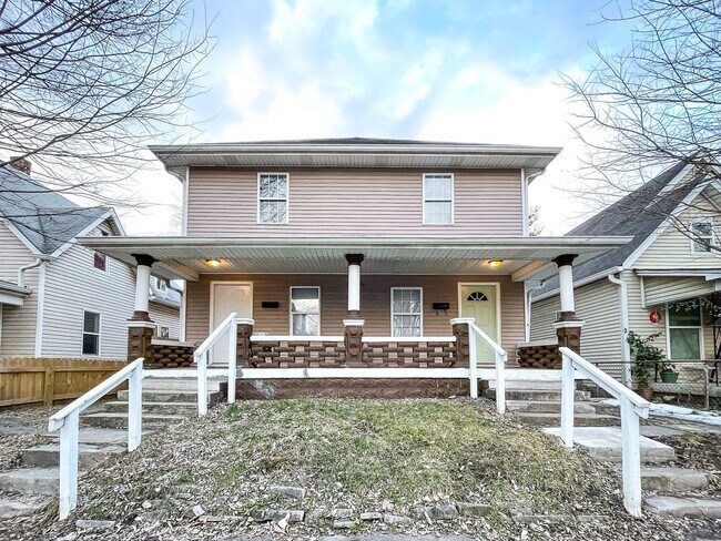 Building Photo - 101 - 103 N Gladstone Ave