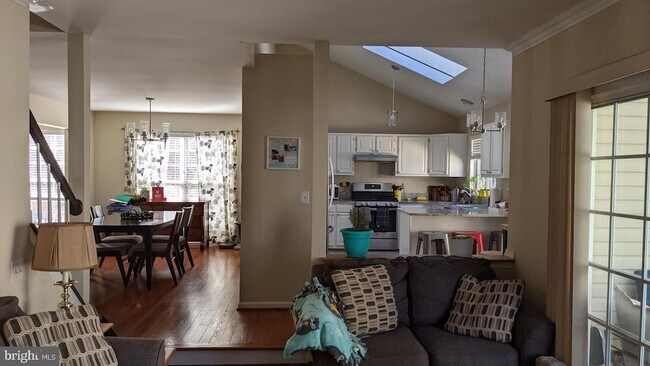 Foto del edificio - 407 Deerpath Ave SW