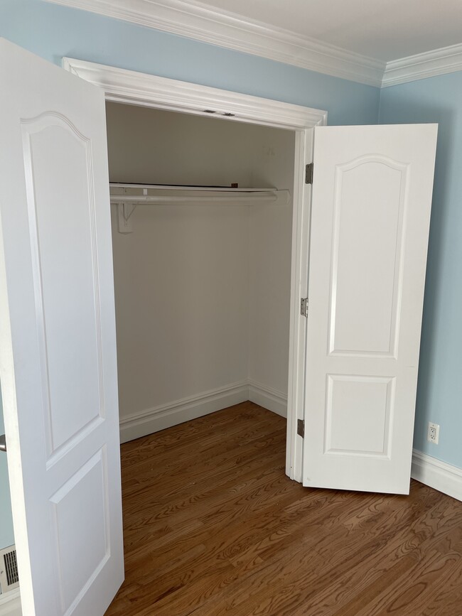 Your room - 30 Hasbrouck Ave