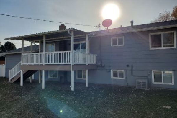 Building Photo - 817 Caroline St