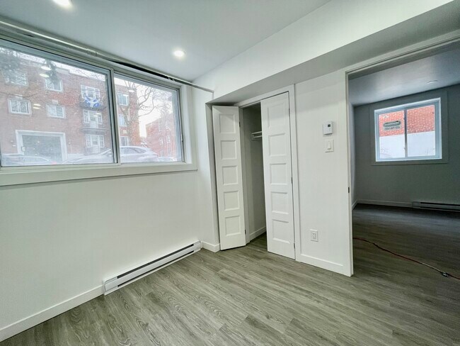Building Photo - 136 Rue Bérard
