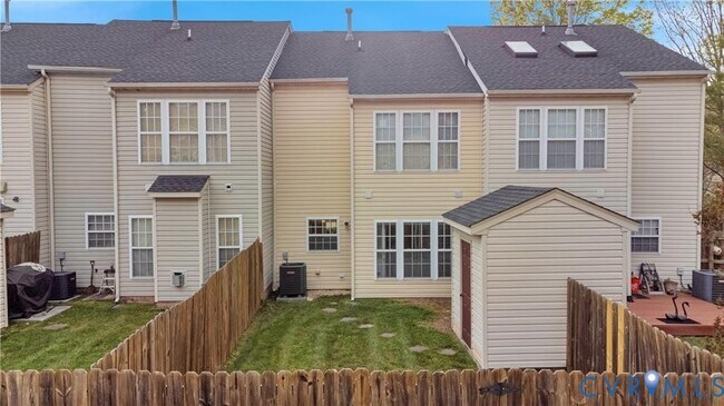 Foto del edificio - 2545 Mountain Ash Cir