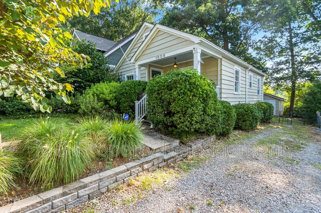 Building Photo - 1608 Onslow Dr