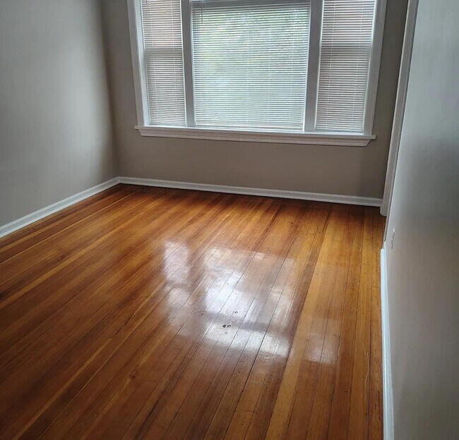 Foto del edificio - 2955 N Spaulding Ave