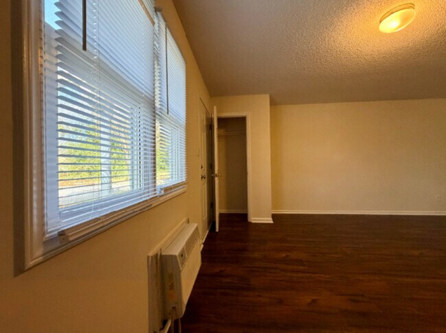 Foto del edificio - 1442 Riverview Rd