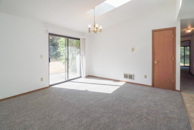Foto del edificio - 9244 Mullen Rd SE