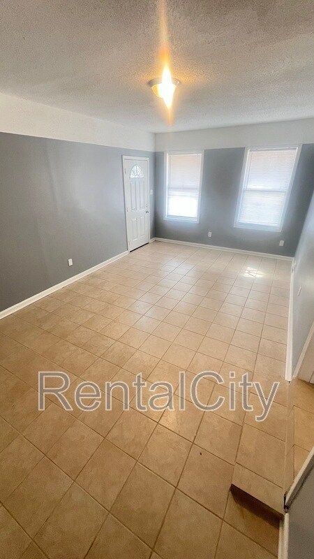 Foto del edificio - 545 Oak Hill Rd