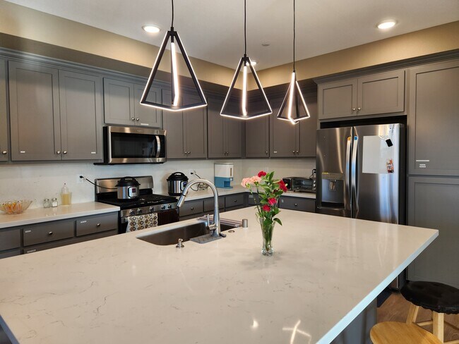Building Photo - 5526 Saffron Wy