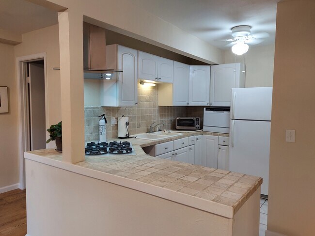 Kitchen - 5 Vendola Dr