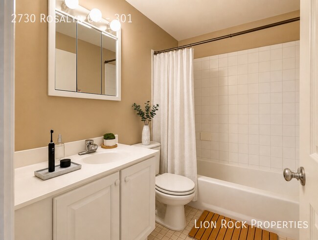 Building Photo - 2730 Rosalyn Ct