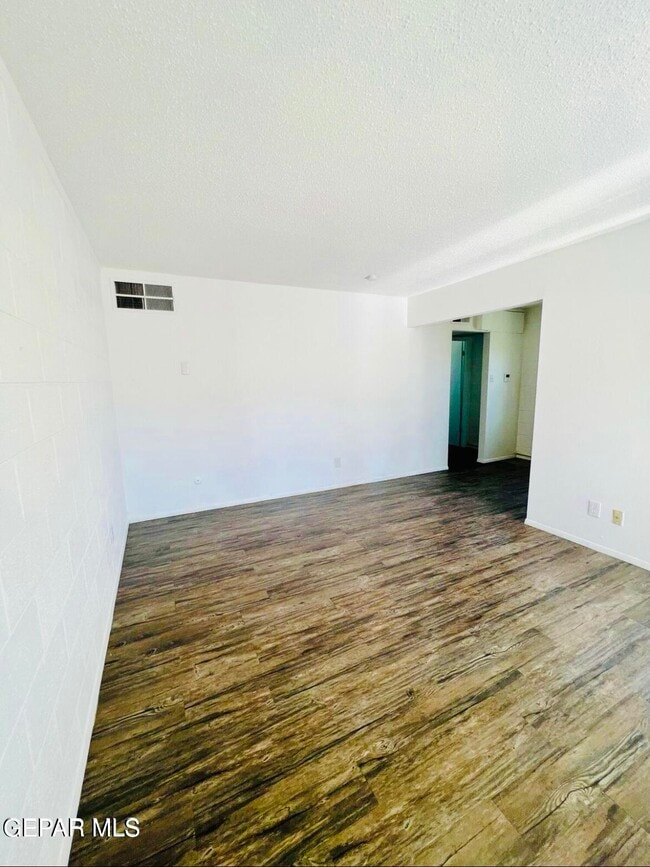 Building Photo - 3422 Keltner Ave