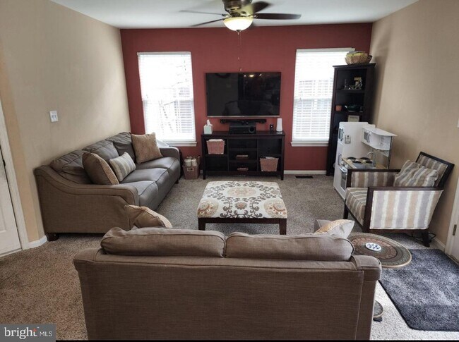 Building Photo - 13824 Redstone Dr