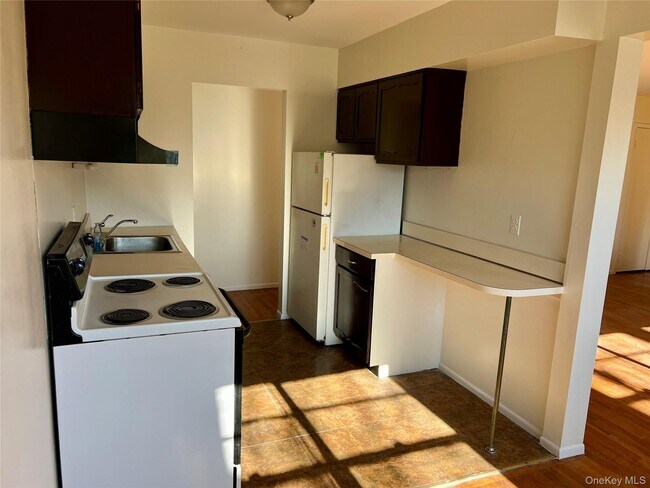 Foto del edificio - 63 Kenwood Dr