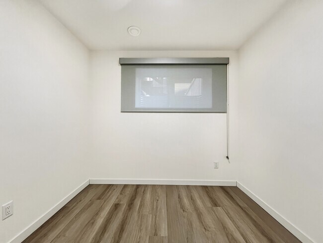 Photo du bâtiment - 7257 Chivers Pl SW