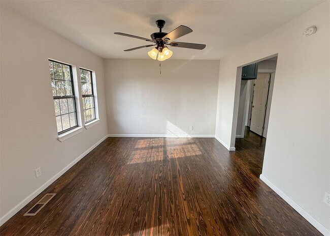 Foto del edificio - 203 W Dale St