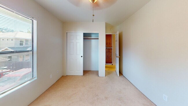 Building Photo - *DEPOSIT PENDING* 3 Bedroom 2.5 Bathroom H...