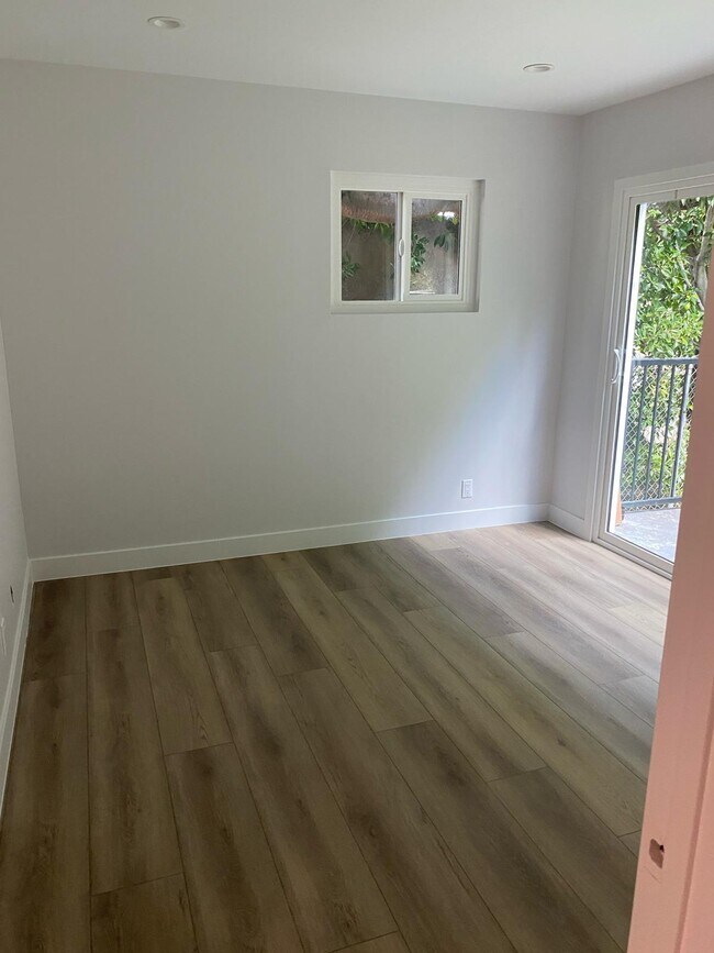 Foto del edificio - 1466 S Canfield Ave