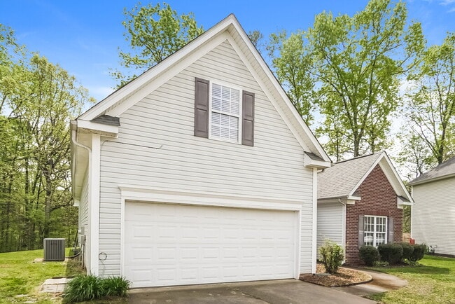Building Photo - 2710 Oakdale Pasture Dr