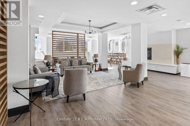 Building Photo - 354 Atherley Rd