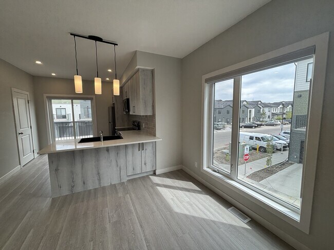 Photo du bâtiment - 338 Ellisborough Blvd SE