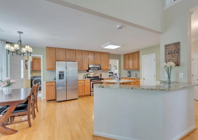 Foto del edificio - 1310 River Chase Ln