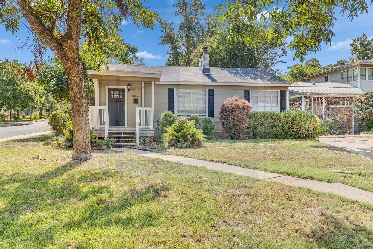 Primary Photo - 4815 Woodview Ave