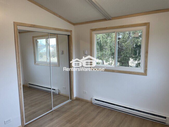 Foto del edificio - 684 Baker Rd