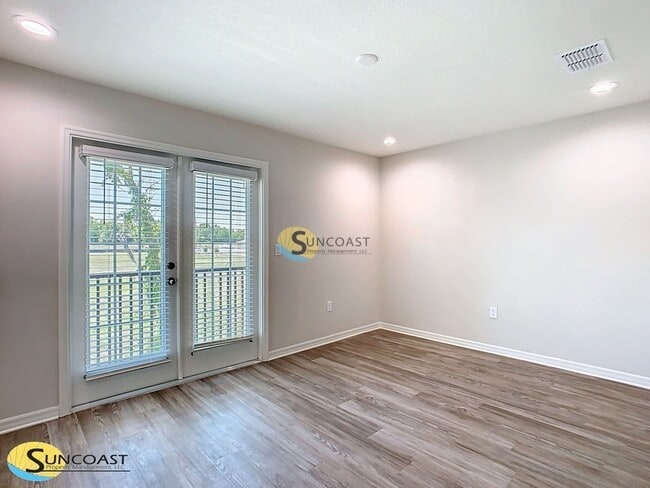 Building Photo - 3821 SW 43rd Ct