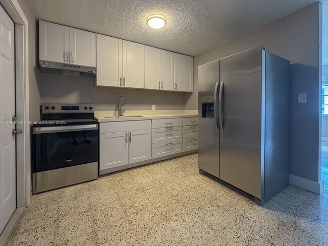 Foto del edificio - 1121 NW 11th St