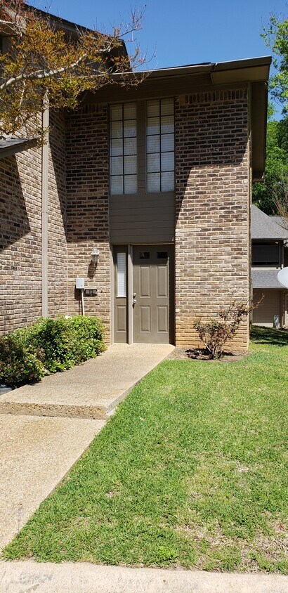 Foto principal - 10 Stonecreek Ct