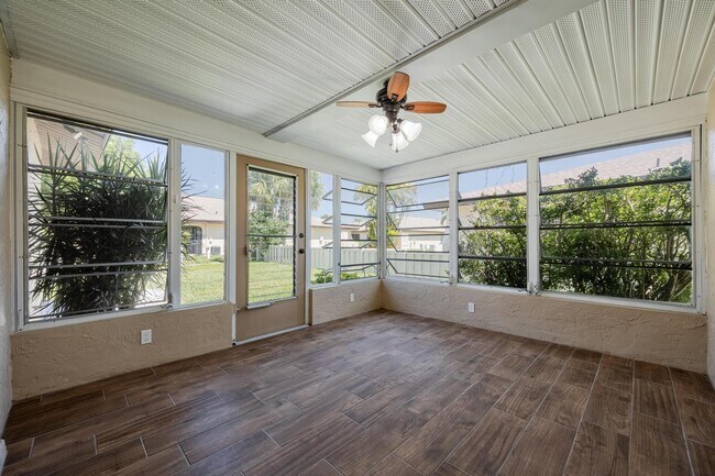 Building Photo - 3821 SE 11th Ave