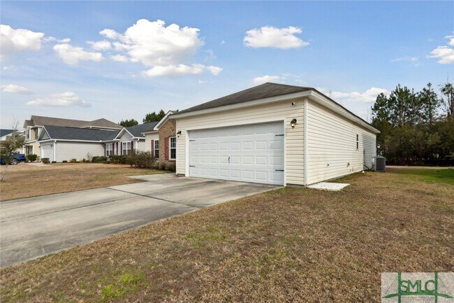 Building Photo - 151 Waverly Way