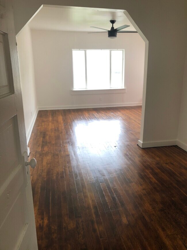 Foto del edificio - 522 E Myrtle St