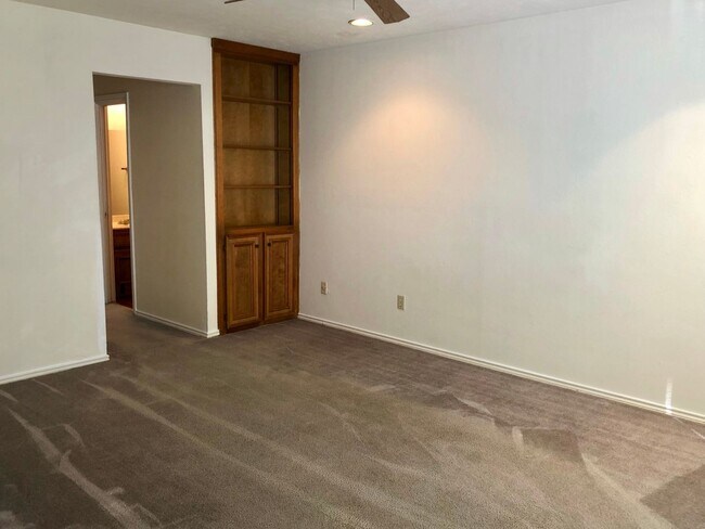 Foto del edificio - 1300 Speight Ave