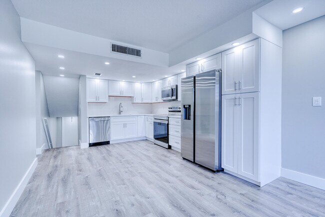 Building Photo - 755 Dotterel Rd