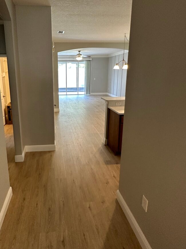 Building Photo - 20205 Merry Oak Ave