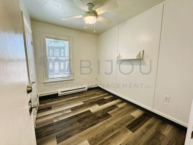 Foto del edificio - 427-431 E. Bijou St.