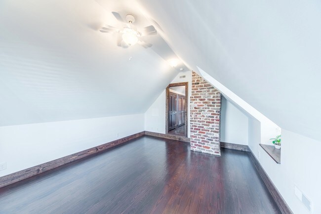 Building Photo - 29 Society St