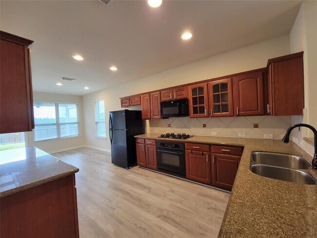 Building Photo - 12523 Rushmore Ln