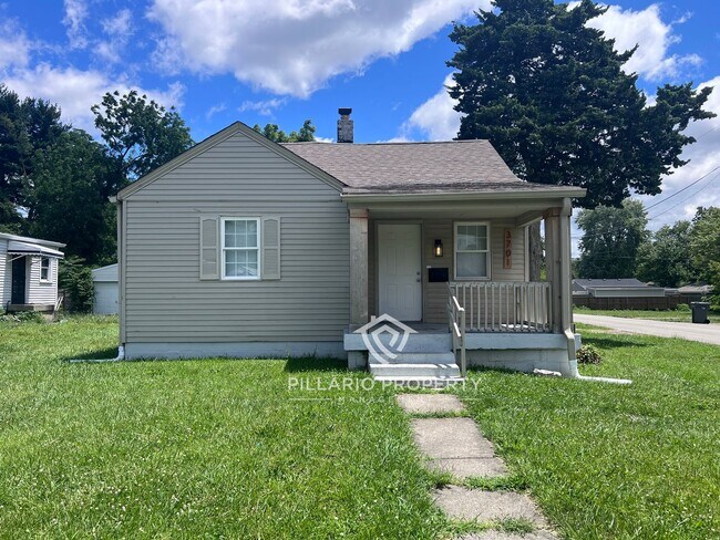 Building Photo - Newly Renovated, 4 Bedroom, 2 Bathroom Hom...