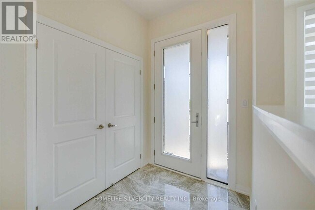 Building Photo - 53 Ravenbury St