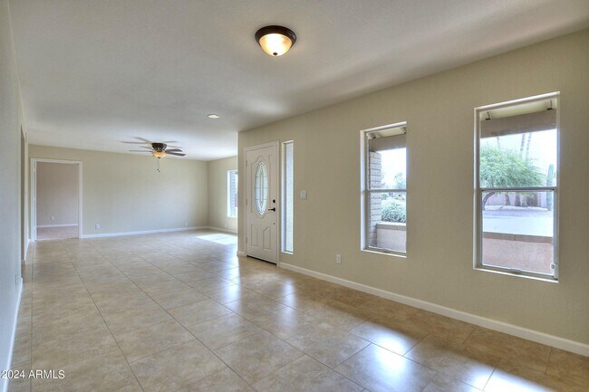 Building Photo - 5112 E Charter Oak Rd