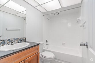 2BR, 2BA - 1,300SF - Windward Vista