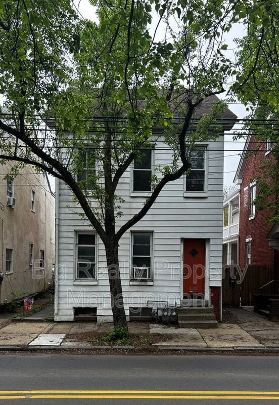Building Photo - 262 Beech St