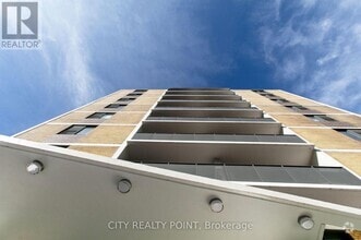 Building Photo - 276-276 St George St