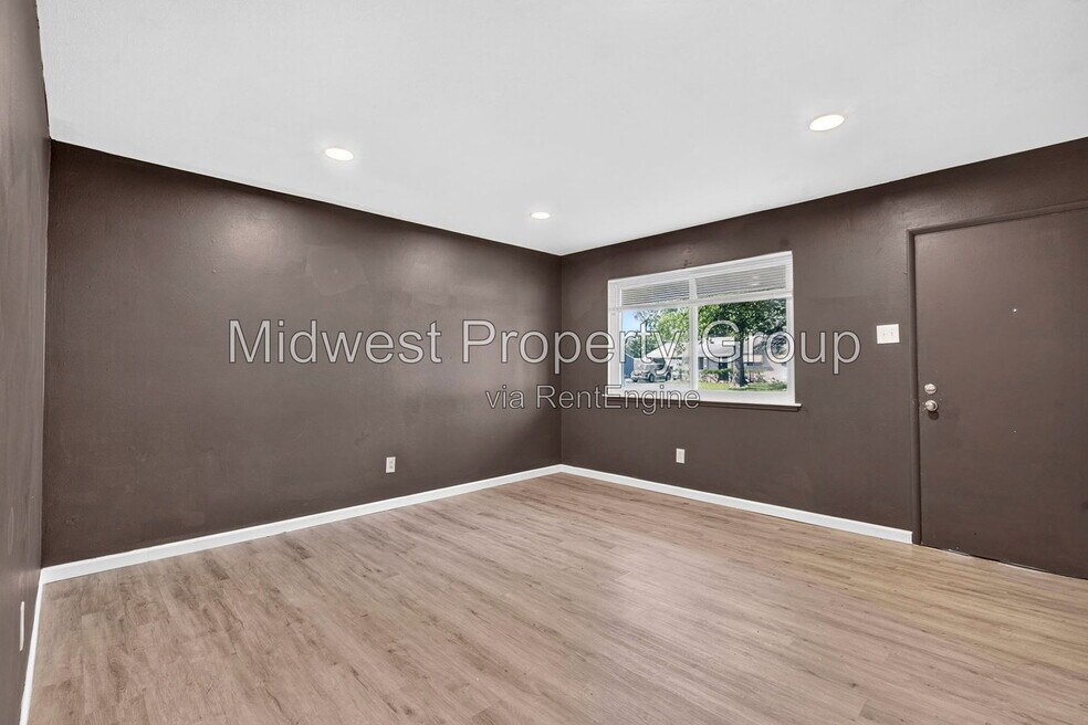 690 Central Pkwy