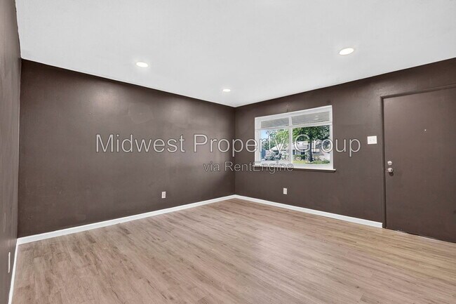 Foto del edificio - 690 Central Pkwy