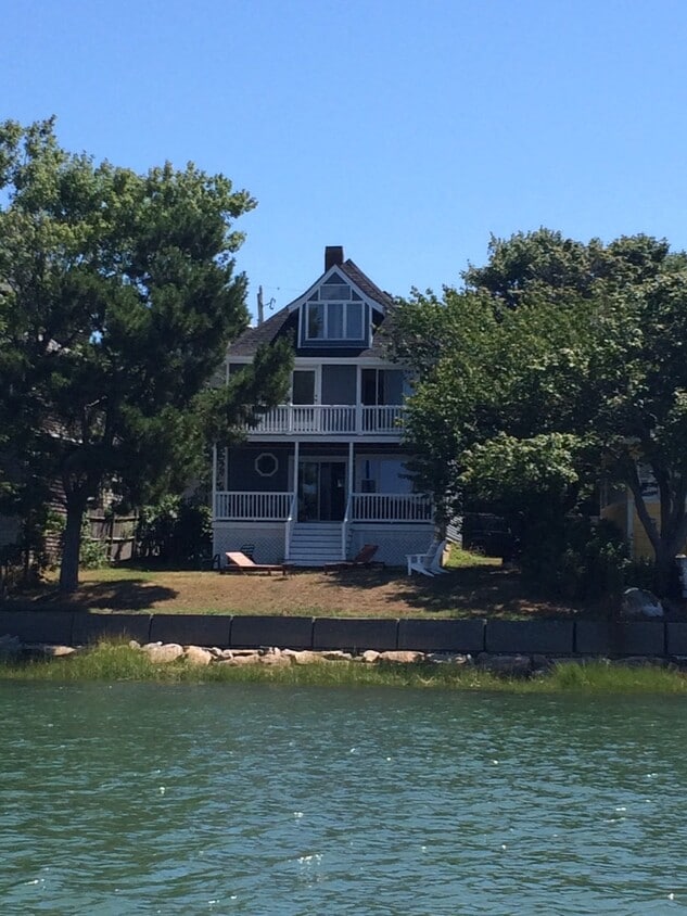 101 Hampton Cir, Hull, MA 02045 House Rental in Hull, MA